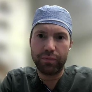 د. أنتوني روسي — طبيب جلدي بنيويورك